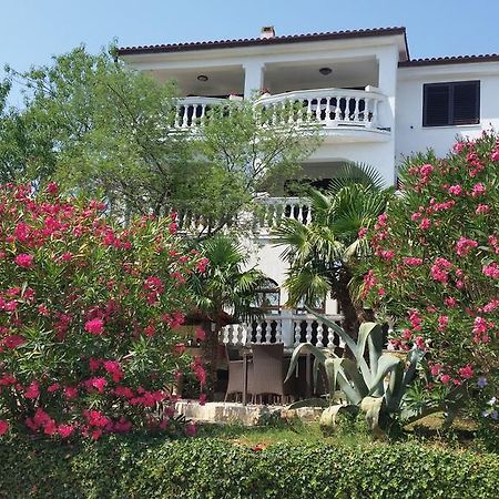 Guest House Villa Marlis Малинска Экстерьер фото