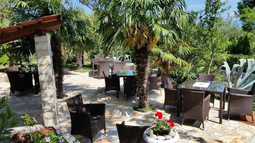 Guest House Villa Marlis Малинска Экстерьер фото