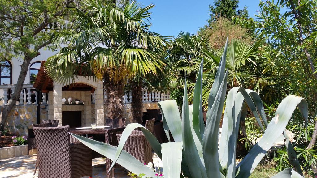 Guest House Villa Marlis Малинска Экстерьер фото