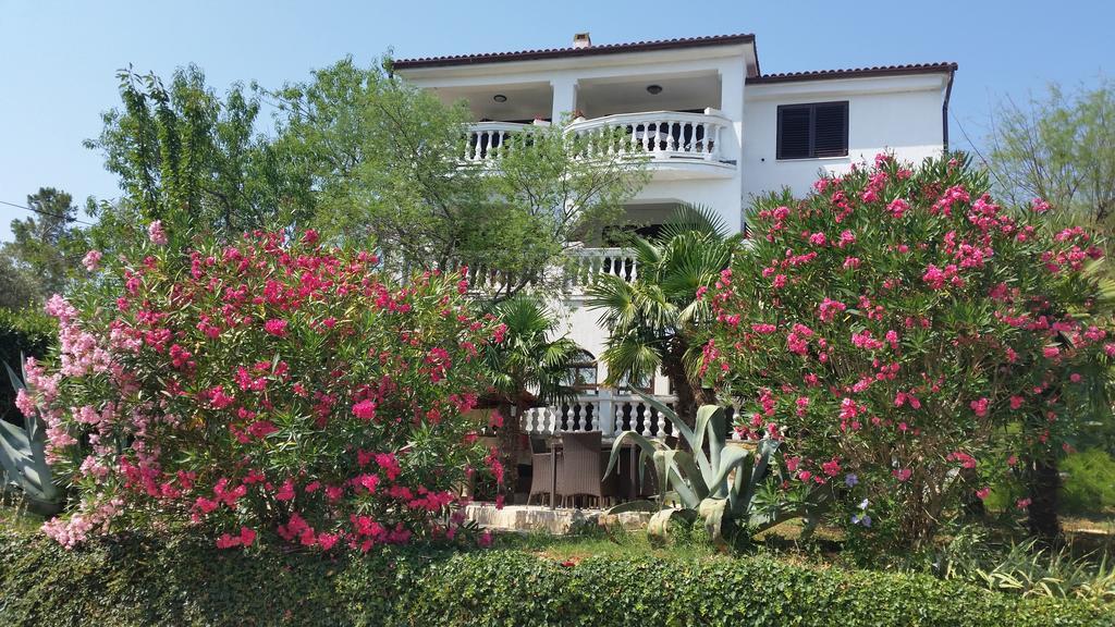 Guest House Villa Marlis Малинска Экстерьер фото