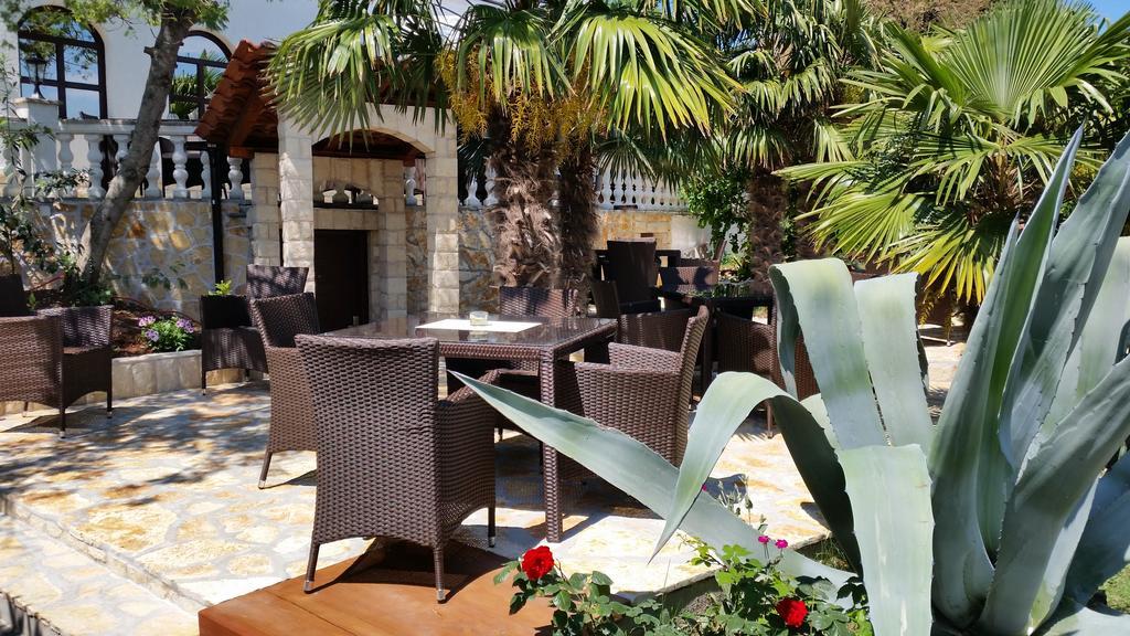 Guest House Villa Marlis Малинска Экстерьер фото